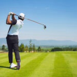 【画像】このおっぱいでのゴルフはスイングの時邪魔でしょ♥