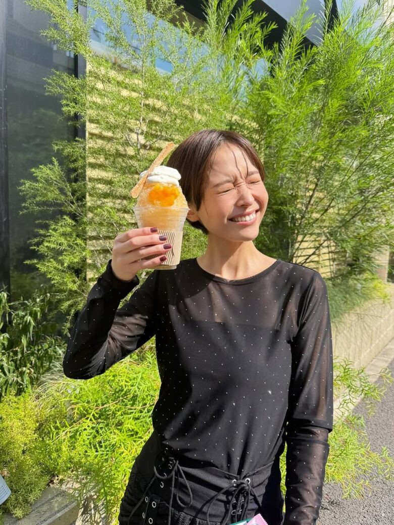 【画像】元フジアナ渡邊渚、オレンジかき氷を手に幸せそうwww