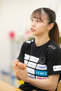 【画像】体操・杉原愛子さん「レオタード着たくないって子が多い。全くエロくないアイタードをつくった」