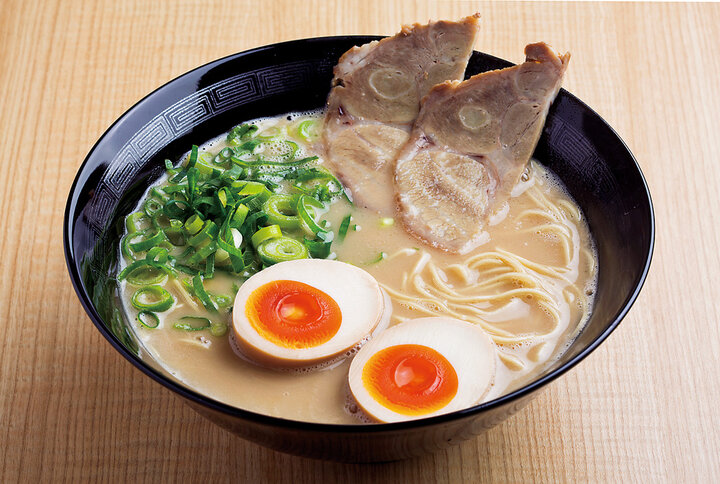 【画像】店員「あちらのお客様からです」 私「え?」