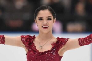 【画像6枚】メドヴェージェワちゃん、セーラームーンのコスプレで登場！