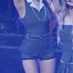 【画像】韓国アイドルさん、エッチな舞をする