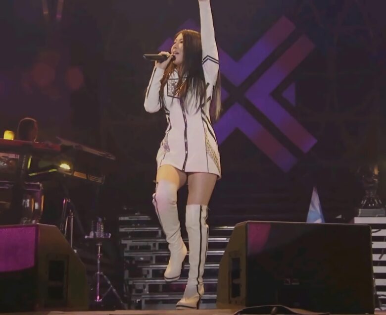 【画像】最近の声優さん、スカート短すぎてほぼノーパン状態😍