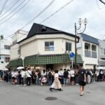 【画像】大阪で人気のクレープ屋さんだけど…すごく並んでる。。