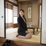 【画像】こんな女上司と出張で相部屋になったら？