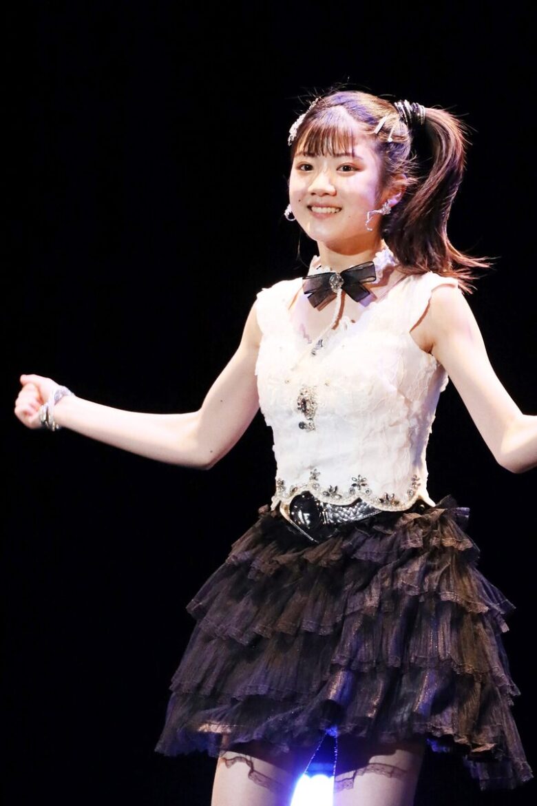 【画像11枚】Juice=Juice 川嶋美楓（17）ちゃん、おっぱいの谷間を晒してしまうｗｗｗｗｗｗｗｗｗｗｗｗｗｗｗｗｗｗ【盛れ！ミ・アモーレ】