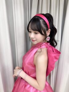 【画像】よねきら こと米村姫々良さん、横乳を披露す