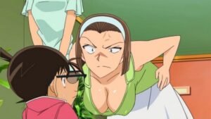 【画像】コナンの鈴木園子、おっぱいでかすぎる