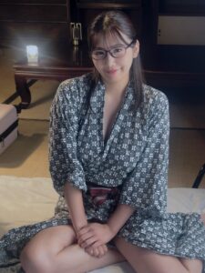 【画像】こういう美人なメガネ娘、好きでしょ！？