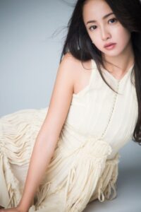 【女優】激変の沢尻エリカ　人気俳優に密着バックハグ　「えー！！！」「お似合いに嫉妬」「ヤバい」