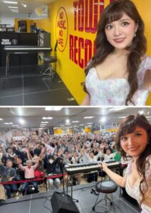 【画像8枚】凄腕女性ピアニストさん(41)ピアノの腕一本でイベントを超満員にしてしまう