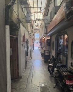 【討論】一見、入りづらい裏路地なんだけど…