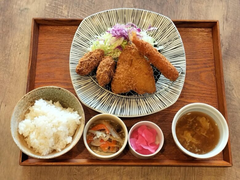 【画像】ミックスフライの最強の組み合わせは…これだ！