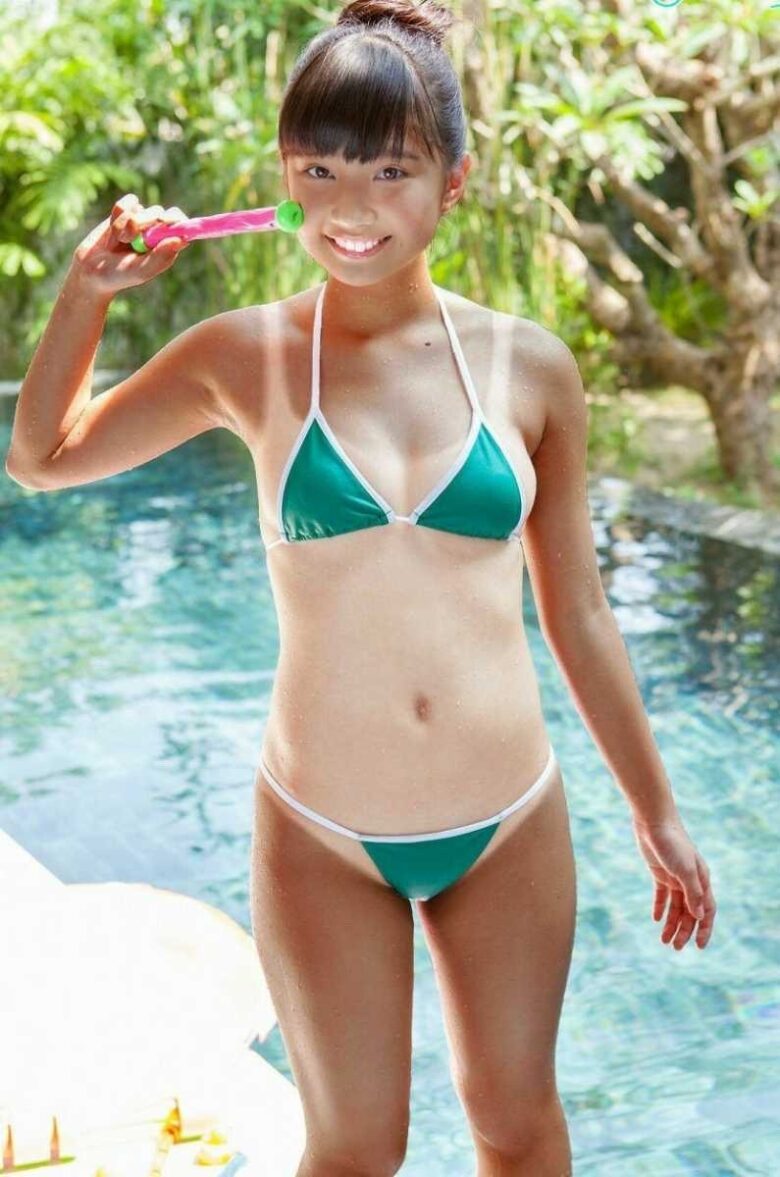 【画像あり】このグラビアアイドルの日焼け跡、エロく見える?グロく見える?