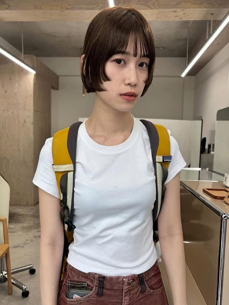 【画像】こういう申し訳程度のおっぱいｗｗｗ