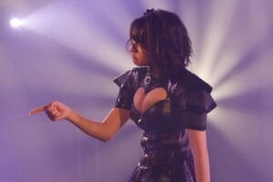 【画像】おっぱいがパックリ！してるアイドルさんを見つけました！