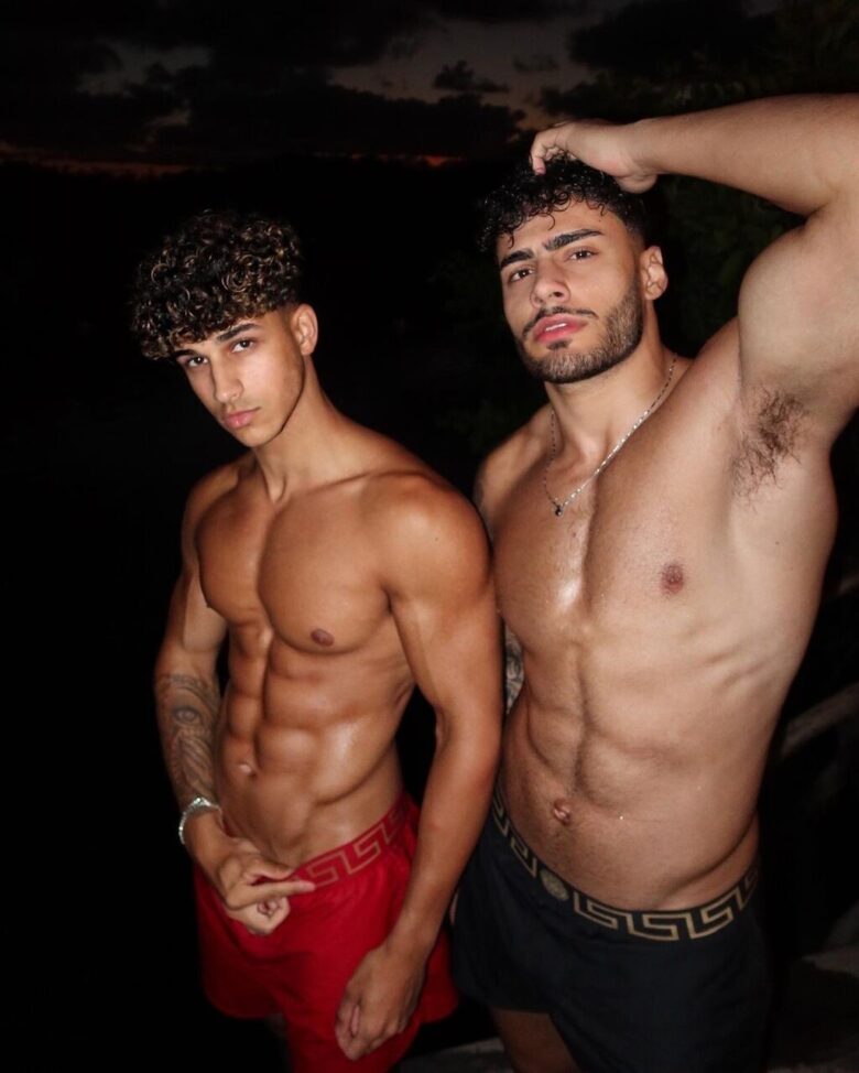 【画像】まんさん「どっちとヤる!?」