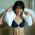 【画像】腹筋バキバキの女の子って良いよね?wwwwwwwww