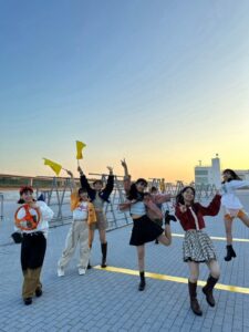 【悲報】下井谷幸穂さん「アンジュルムのギャル担当でいきまーーす！いぇーーい👱🏻‍♀✌🏻」