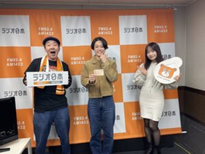 【画像】里吉うたの、淫魔に取り憑かれてどエロい黒ストッキング着用