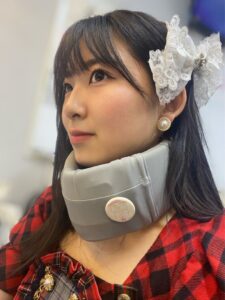 【画像】Juice=Juice 有澤一華ちゃんのおっぱいに川嶋美楓ちゃんも釘付け