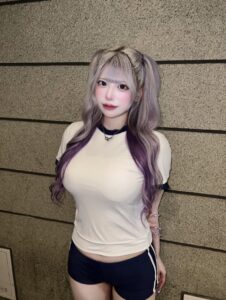 【朗報】おっぱい大きい警報、発令へ。巨乳体操服が発見される