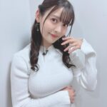 【画像7枚】巨乳+ニットセーターの破壊力は⋯底知れず！！