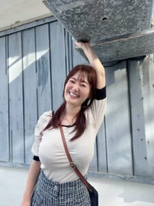 【朗報】あの爆乳アナ、グラビア解禁