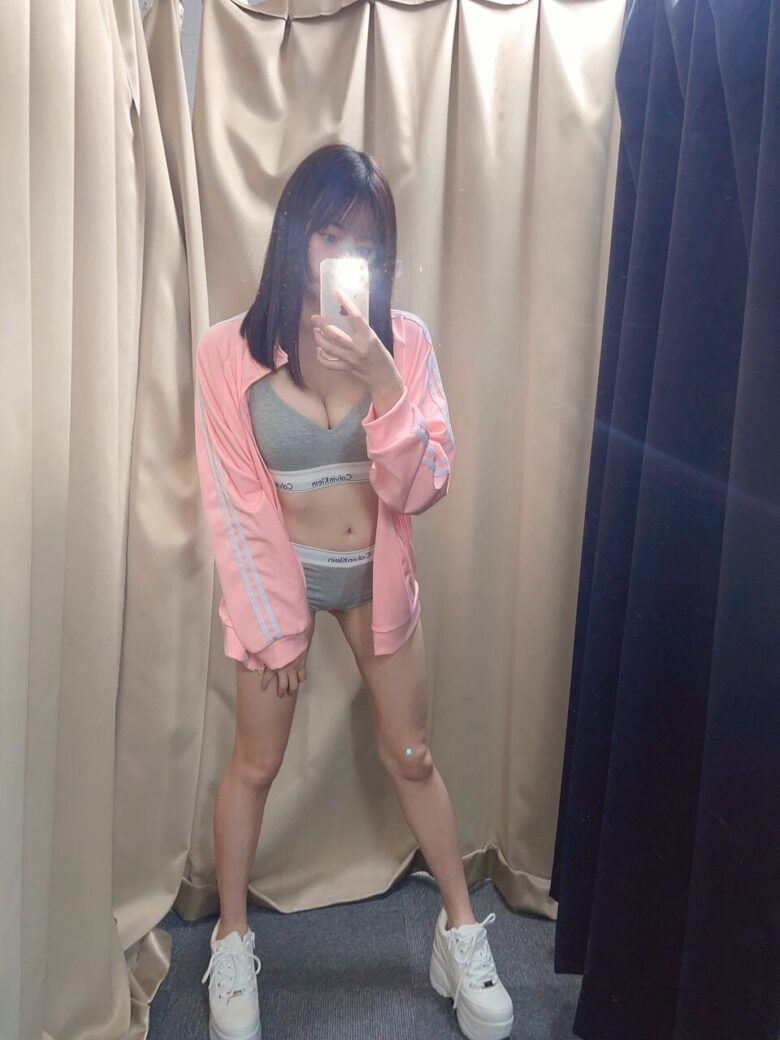 【画像】女の子「私はれっきとした女性よ！」  →  股間を確認！