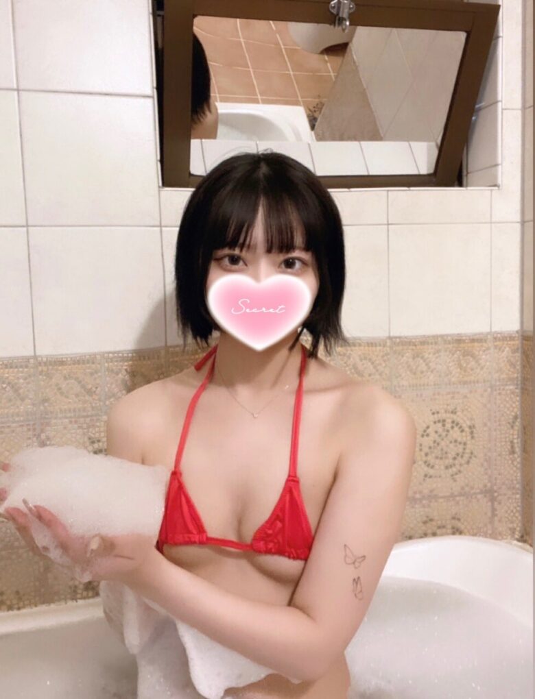 【画像】お風呂場でこのレベルのキツネ系女子が出てきたらどうする？🦊