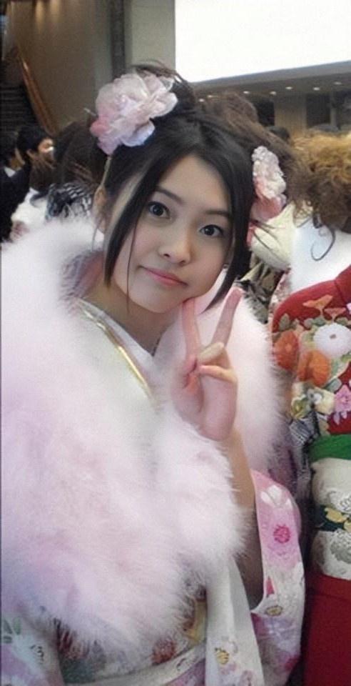 【画像】メガネの少女、可愛いよね！？