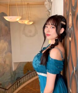 【画像】人気声優さんおっぱい  → 横から見てもモリモリおっぱい！