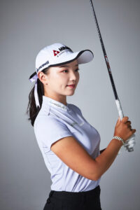 【画像】21歳の若手で美人で可愛い女子ゴルファー